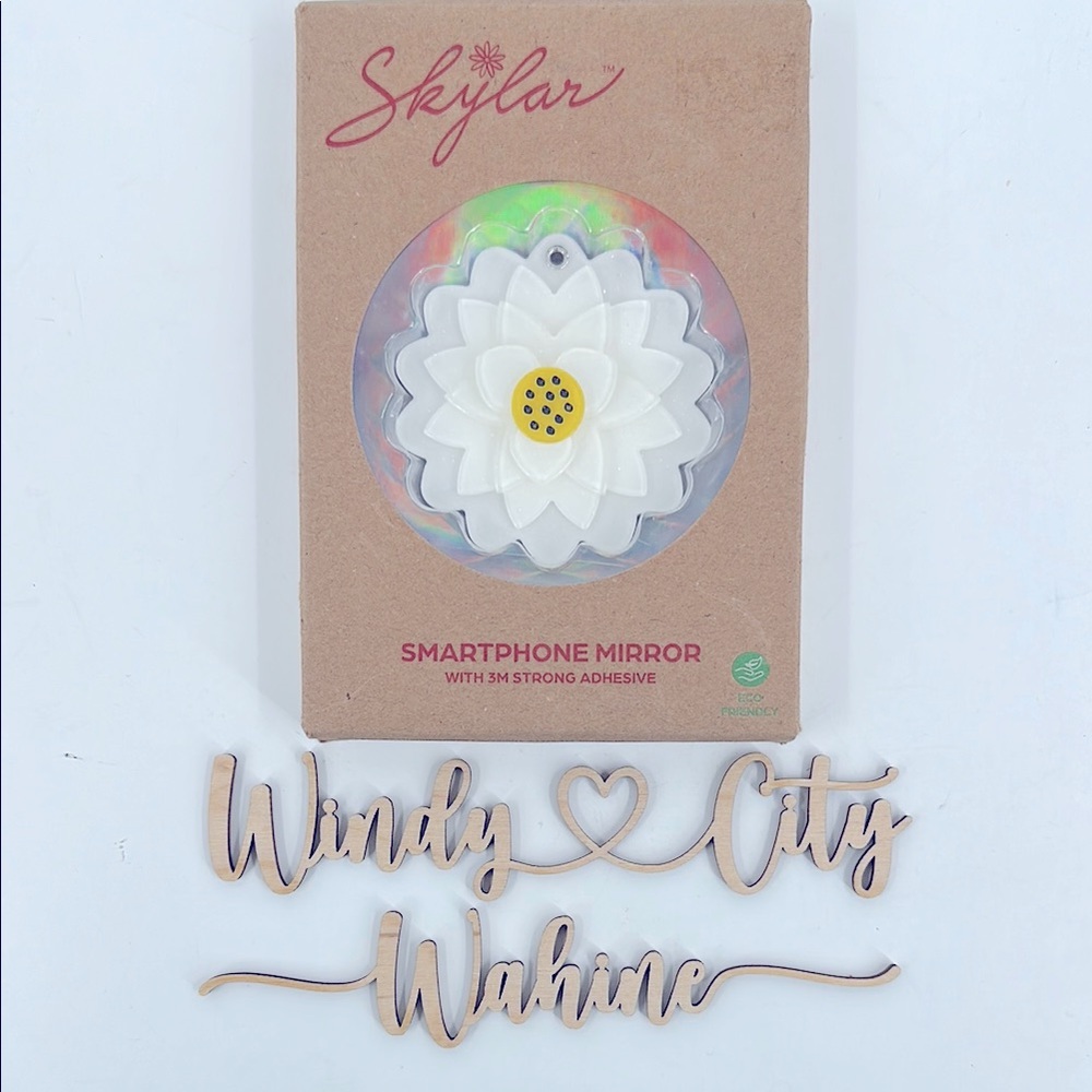 NWT Skylar Smartphone Mirror- White